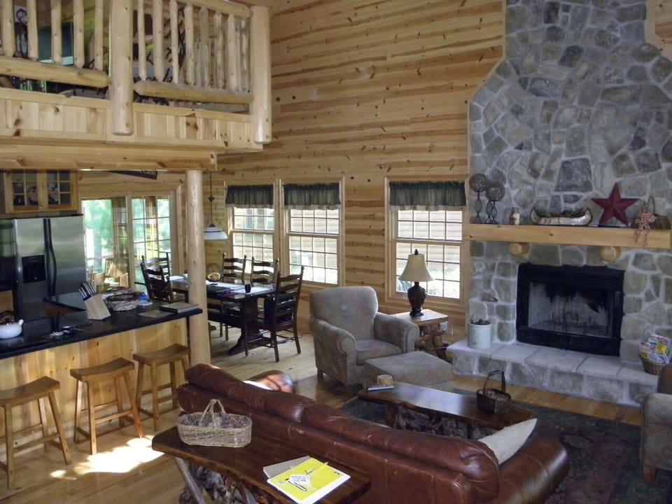 Open floor plan allows you to entertain while cooking!!