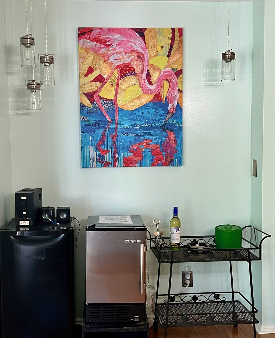 Set up your bar next to our icemaker & drink fridge🍹 in the informal dining rm.