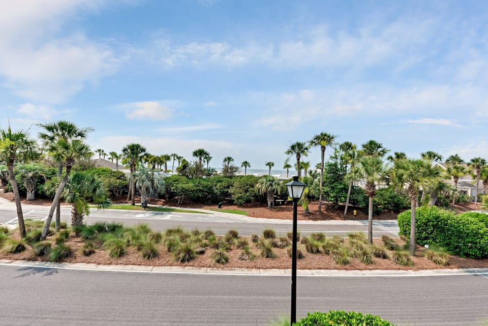 The location of 2935 Atrium is perfect across from beach club and adjacent to the Island House