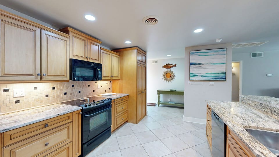 Fully Stocked Kitchen