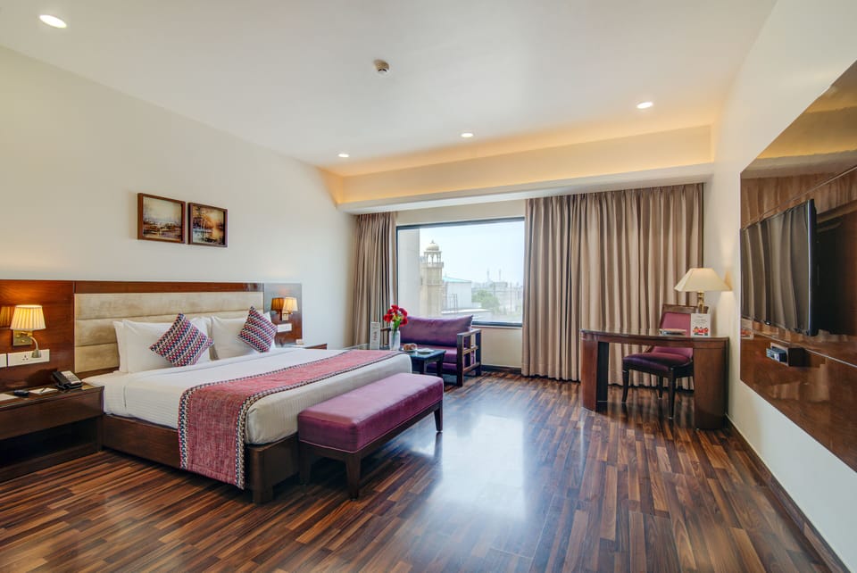 Family Double Room, 1 Bedroom, Accessible | Egyptian cotton sheets, premium bedding, in-room safe, desk