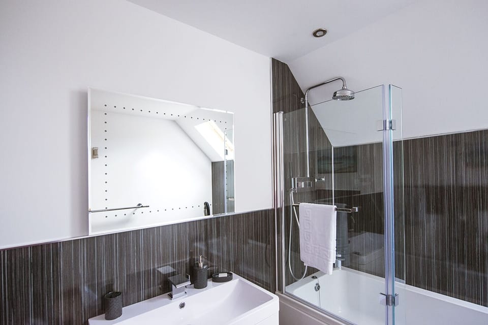 Main bathroom