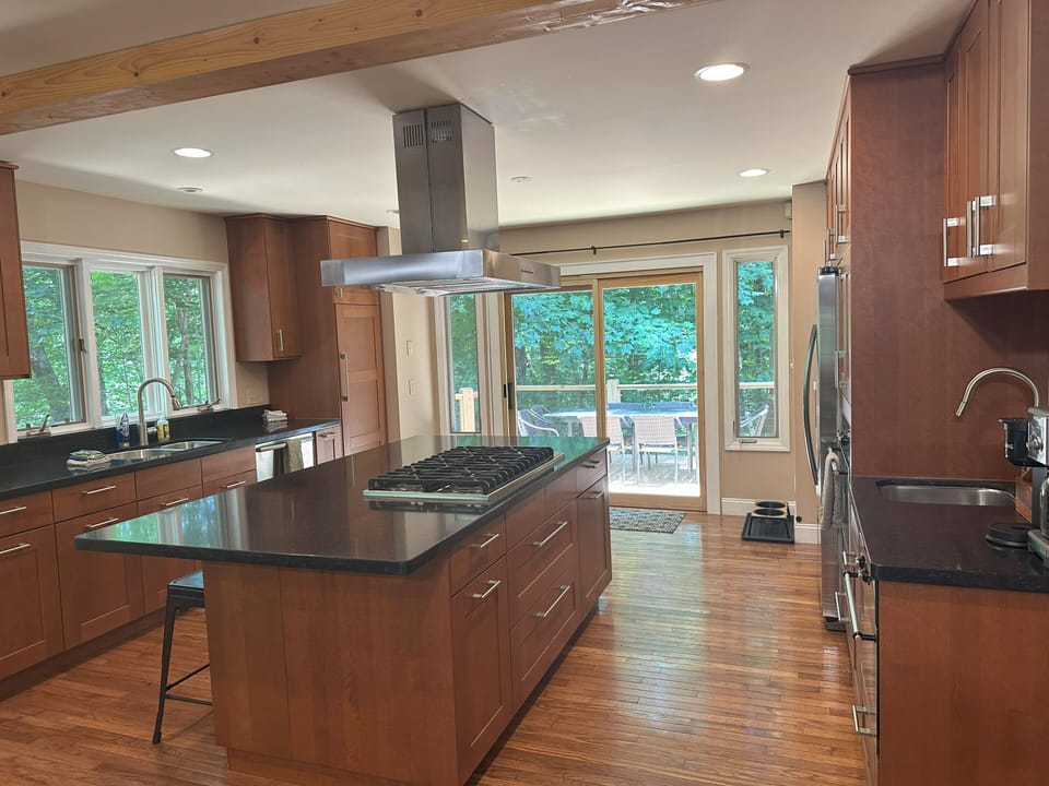 Chef's Kitchen with 6 burner Viking Range and separate Prep Sink