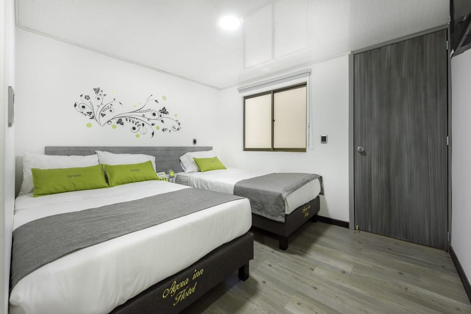 Triple Room, Private Bathroom | 1 bedroom, premium bedding, laptop workspace, free WiFi