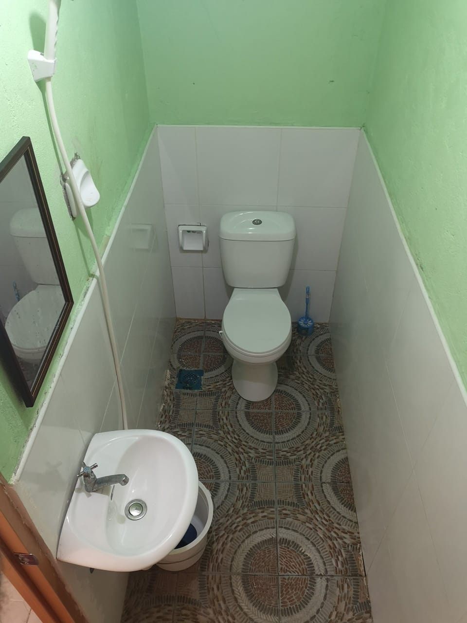 Standard Room, Ground Floor | Bathroom | Shower, towels