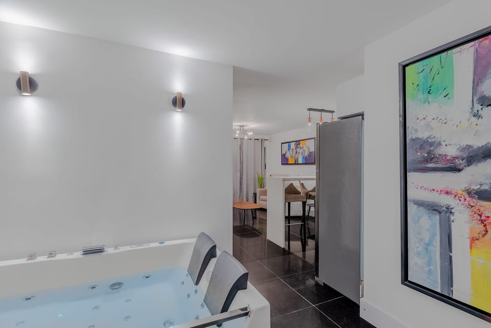 Viktory 102 with Jacuzzi | Jetted tub
