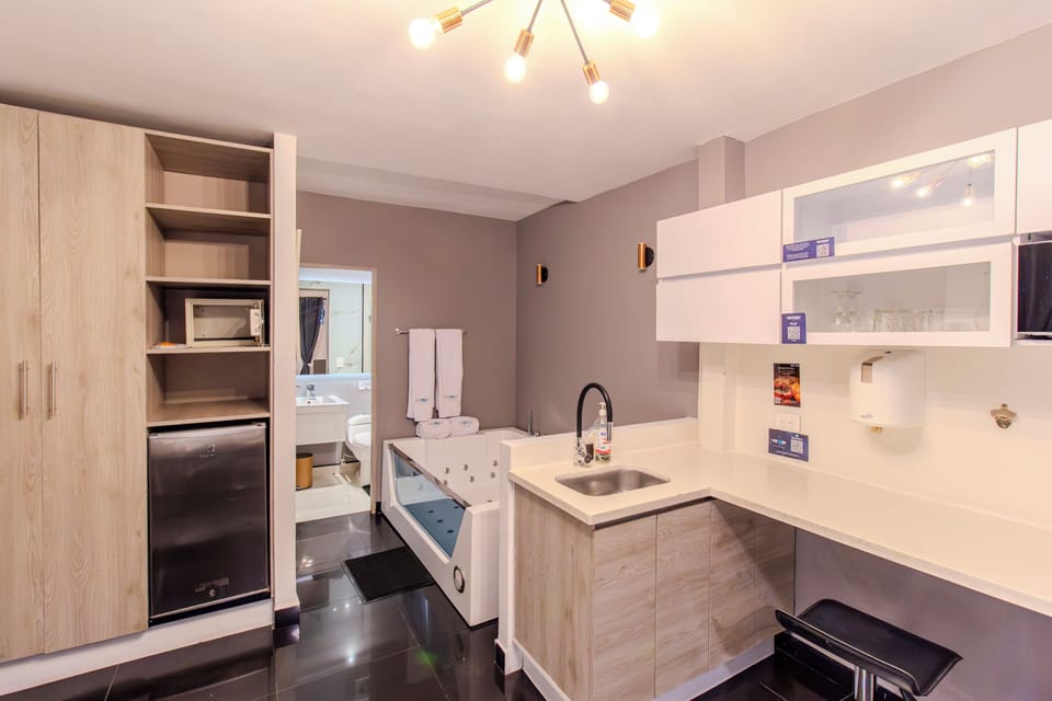 Viktory 101 Studio Apartment | Hypo-allergenic bedding, minibar, in-room safe, iron/ironing board
