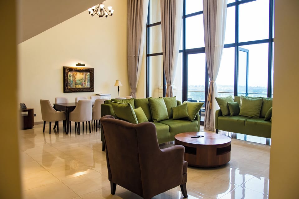 Family Penthouse | Living area | Toys