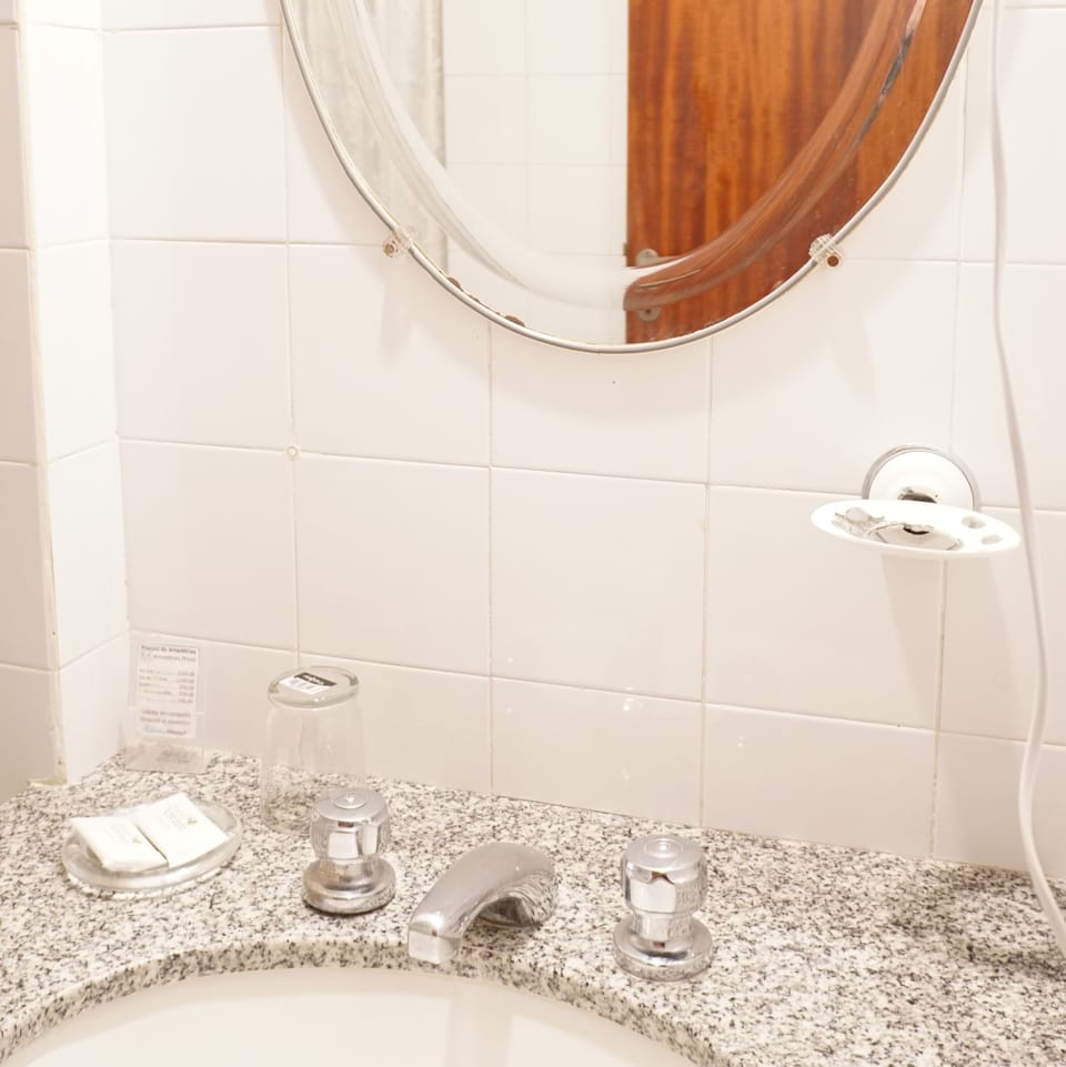 Standard Double Room, 2 Twin Beds | Bathroom | Shower, rainfall showerhead, hair dryer, bidet
