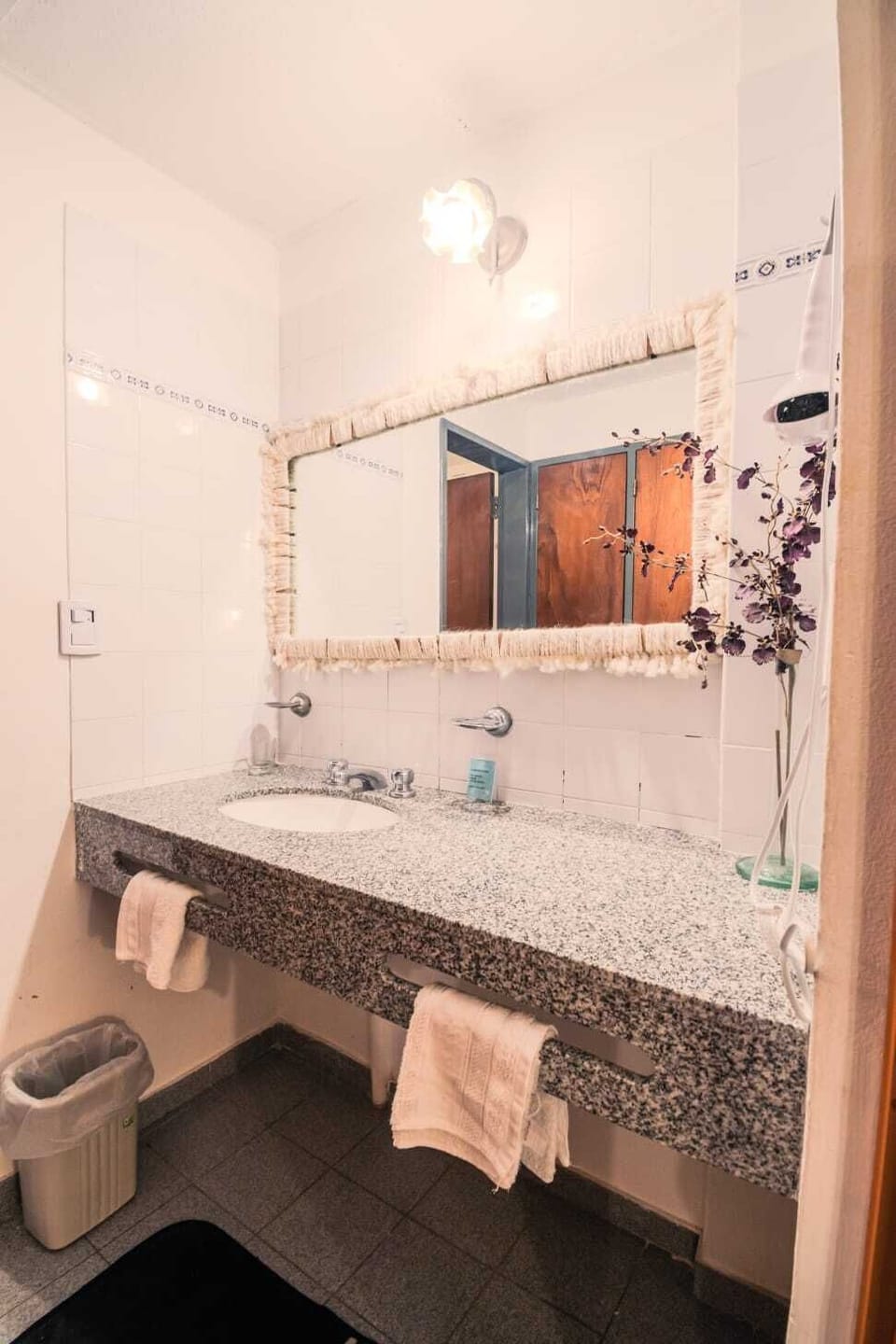 Junior Studio Suite, 1 Queen Bed, Non Smoking, Private Bathroom | Bathroom | Shower, rainfall showerhead, hair dryer, bidet