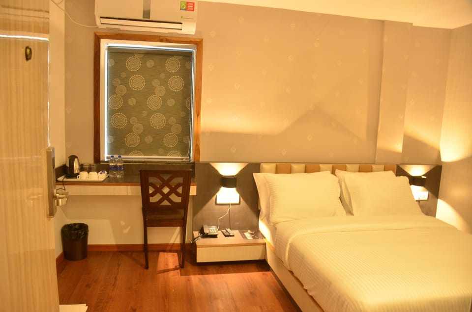 Executive Double A/C Room | Egyptian cotton sheets, premium bedding, down comforters