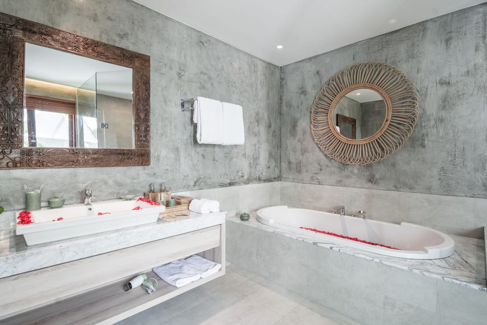 One Bedroom Villa with Private Pool | Bathroom | Separate tub and shower, deep soaking tub, free toiletries, hair dryer