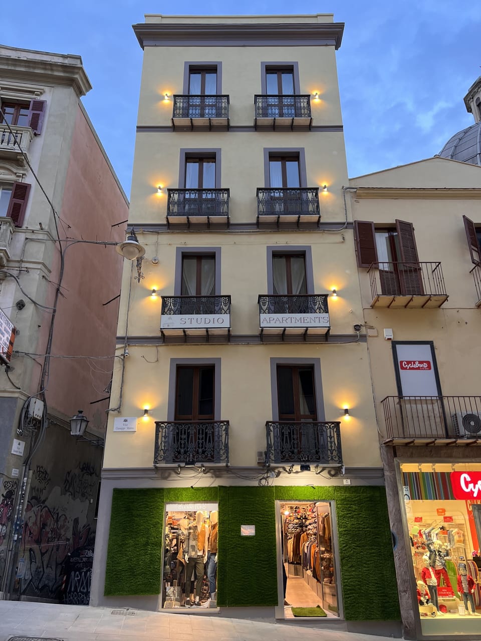 Studio Apartments Centro Storico Via Manno Bed and Breakfast in Cagliari