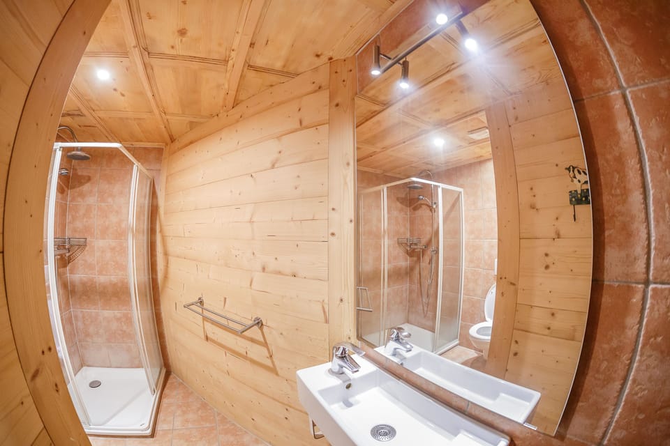 Triple Room, Private Bathroom | Bathroom shower