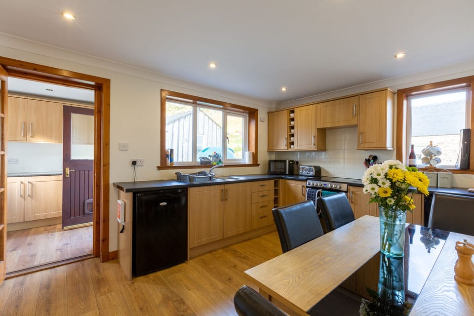 Kennacoil Farm Cottage  (Pet Friendly) | Private kitchen