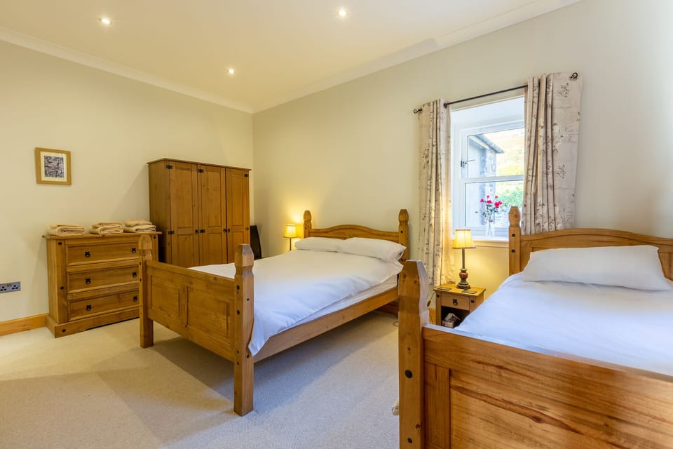 Apartment, 1 Bedroom, Valley View - Craigvinean (Pet Friendly)