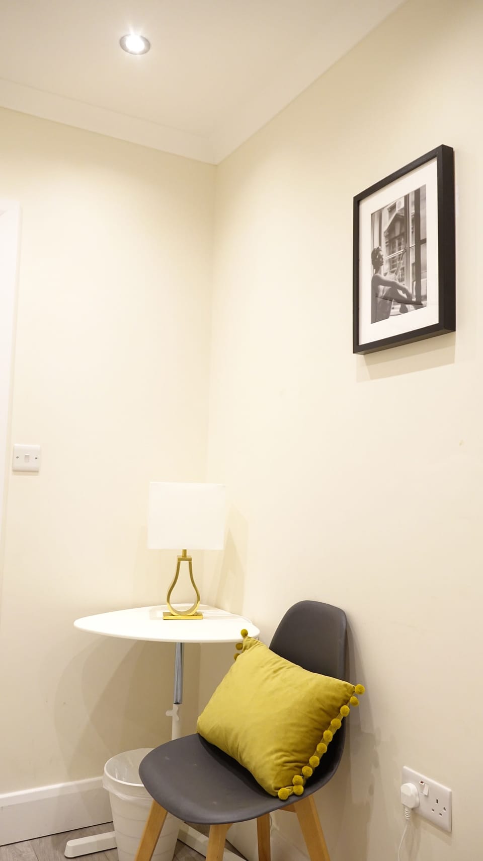 Deluxe Double Room (Room 5) | Laptop workspace, soundproofing, free WiFi, bed sheets