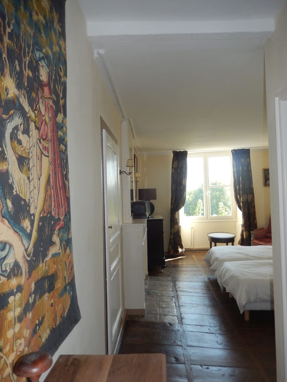 Room | 1 bedroom, individually decorated, individually furnished, desk