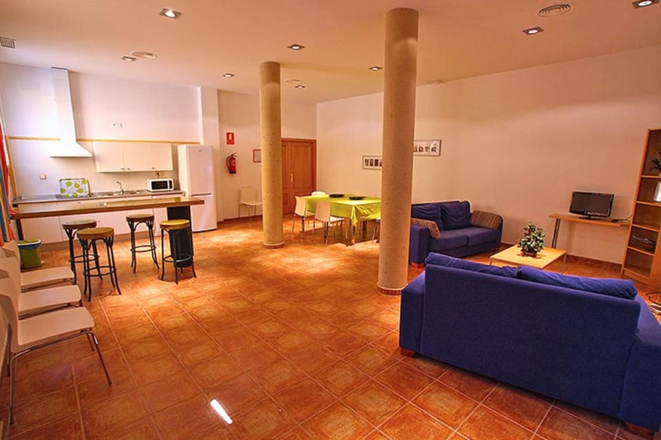 House, 4 Bedrooms | Living area | Flat-screen TV, fireplace