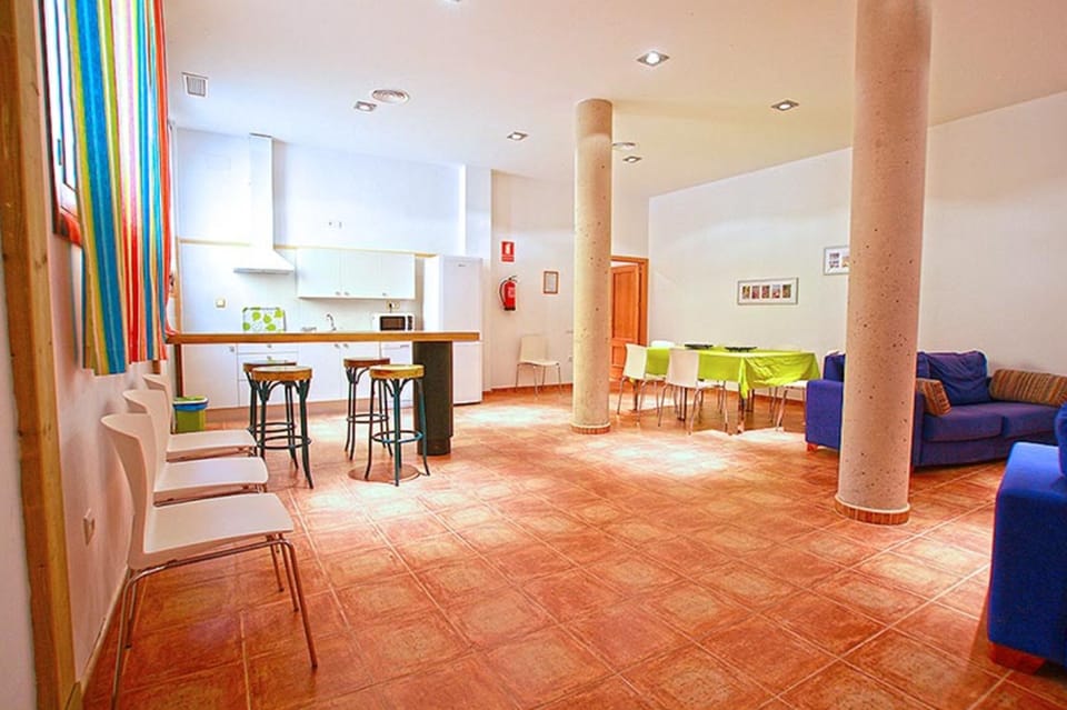 House, 4 Bedrooms | Living area | Flat-screen TV, fireplace