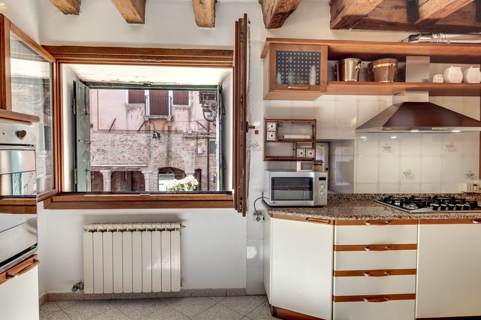 Apartment, 3 Bedrooms | Private kitchen | Fridge, microwave, oven, stovetop