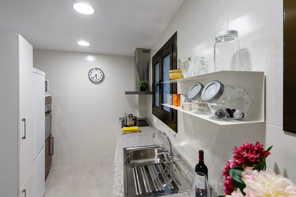 Apartment, 2 Bedrooms | Private kitchen | Full-size fridge, microwave, oven, stovetop