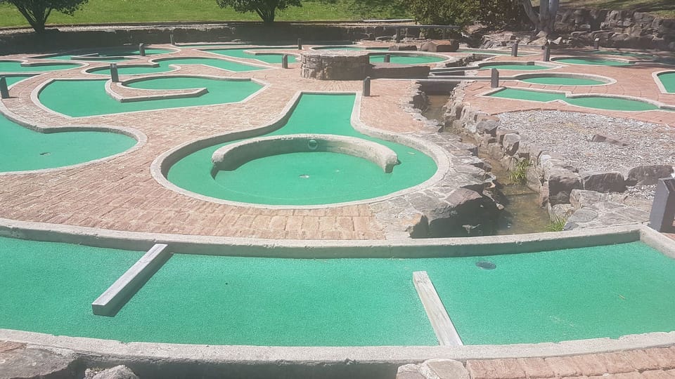 Mini Golf with water hazard 😁