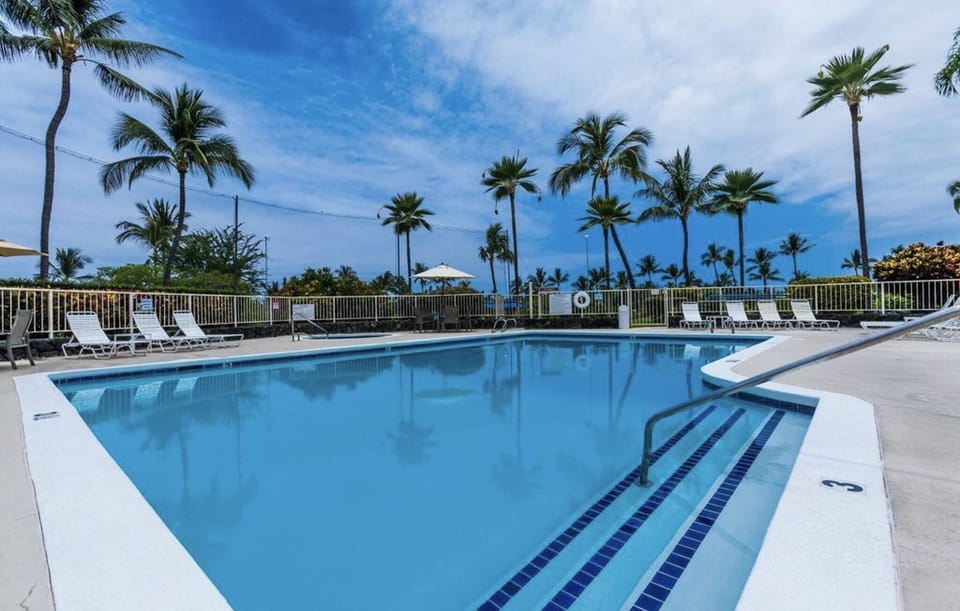 The pool that makes you forget your zip code. Jump in! Kona’s waiting.