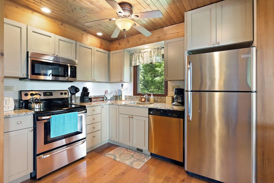 Beautiful, well-stocked kitchen (with smores and coffee).