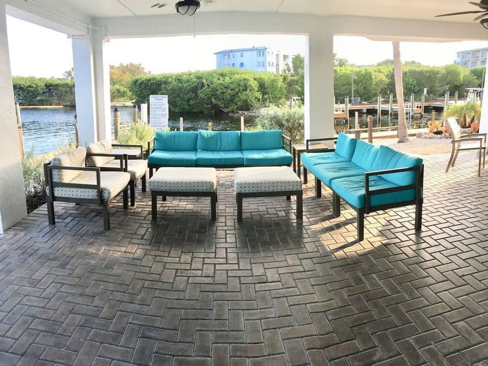 Marina Seating
