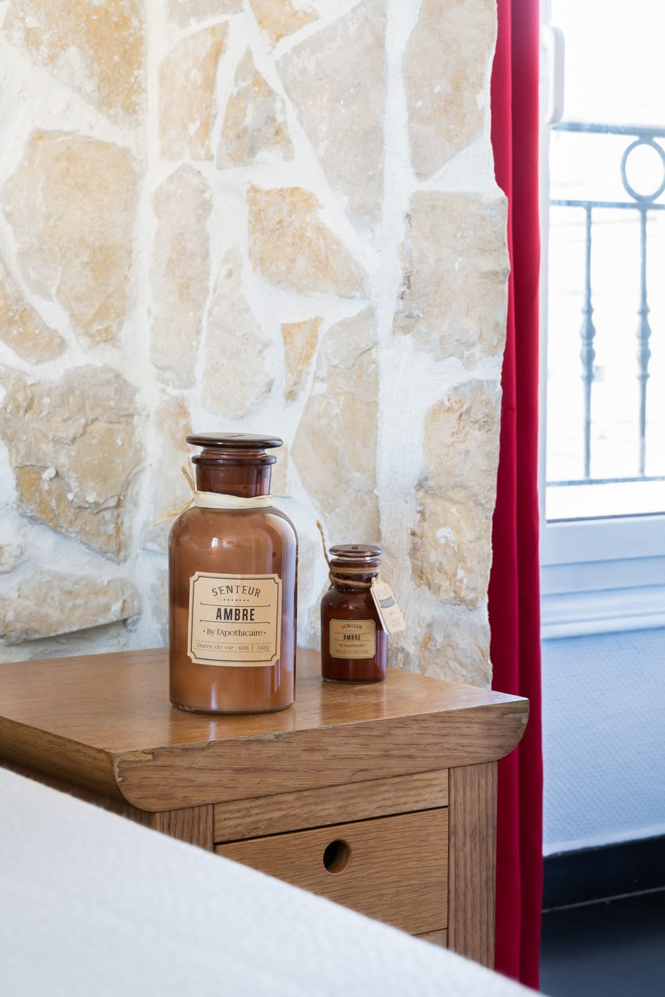 Soundproofing, free WiFi, bed sheets