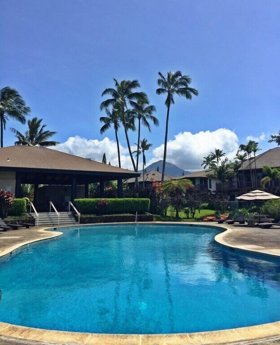 Resort Pool & Poolside BBQ Grill