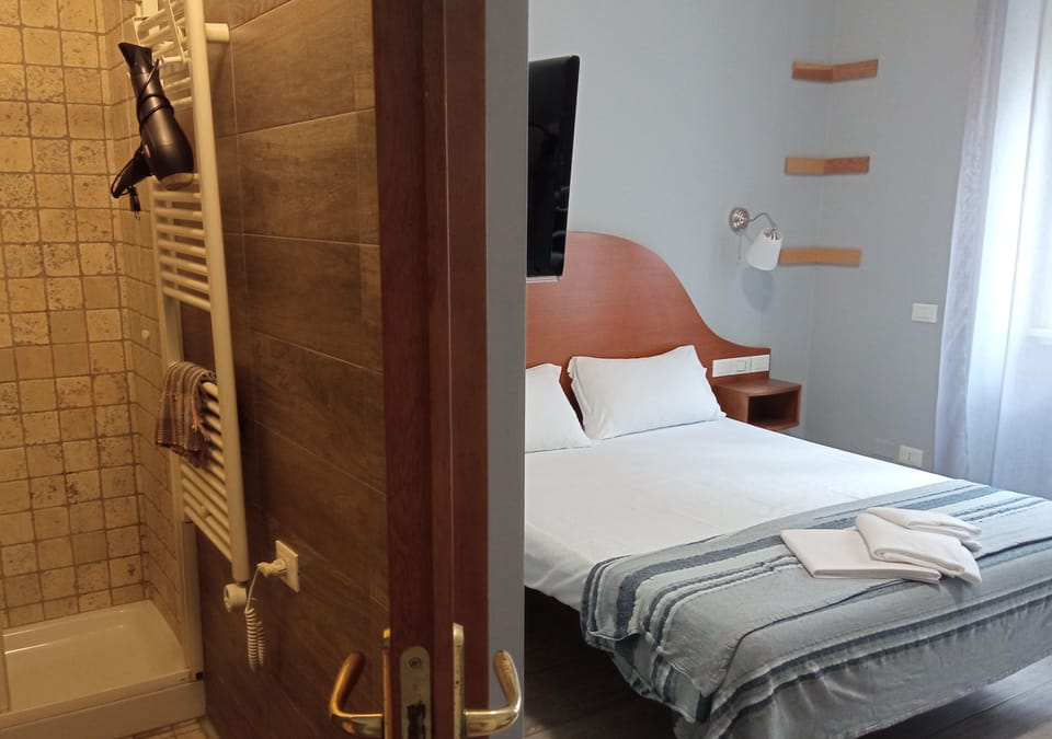 Comfort Quadruple Room | Frette Italian sheets, hypo-allergenic bedding, pillowtop beds, desk