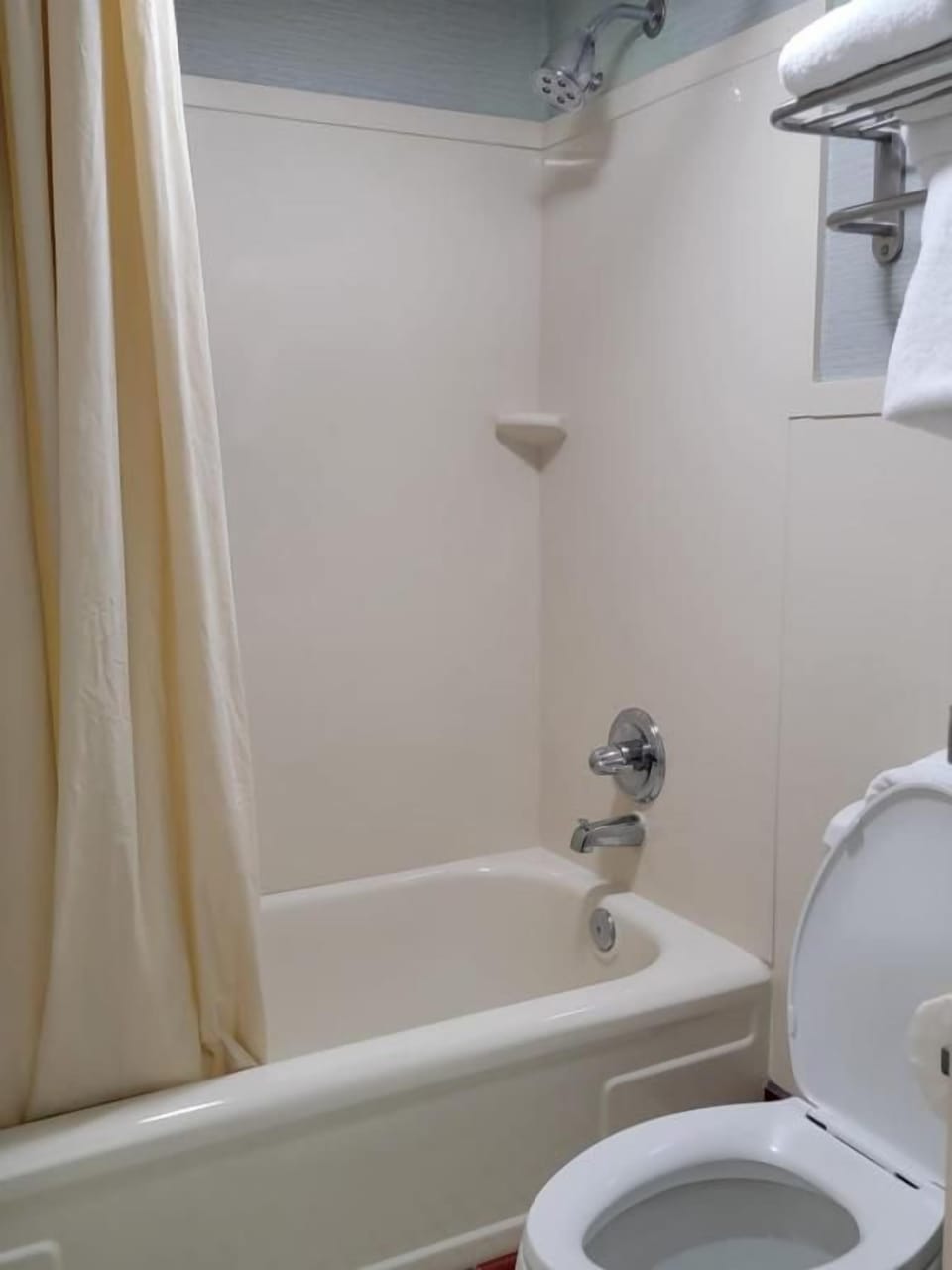 Downtown Inn and Suites Motel in Historic Montford