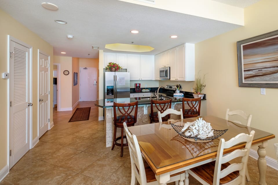 Dining/Kitchen