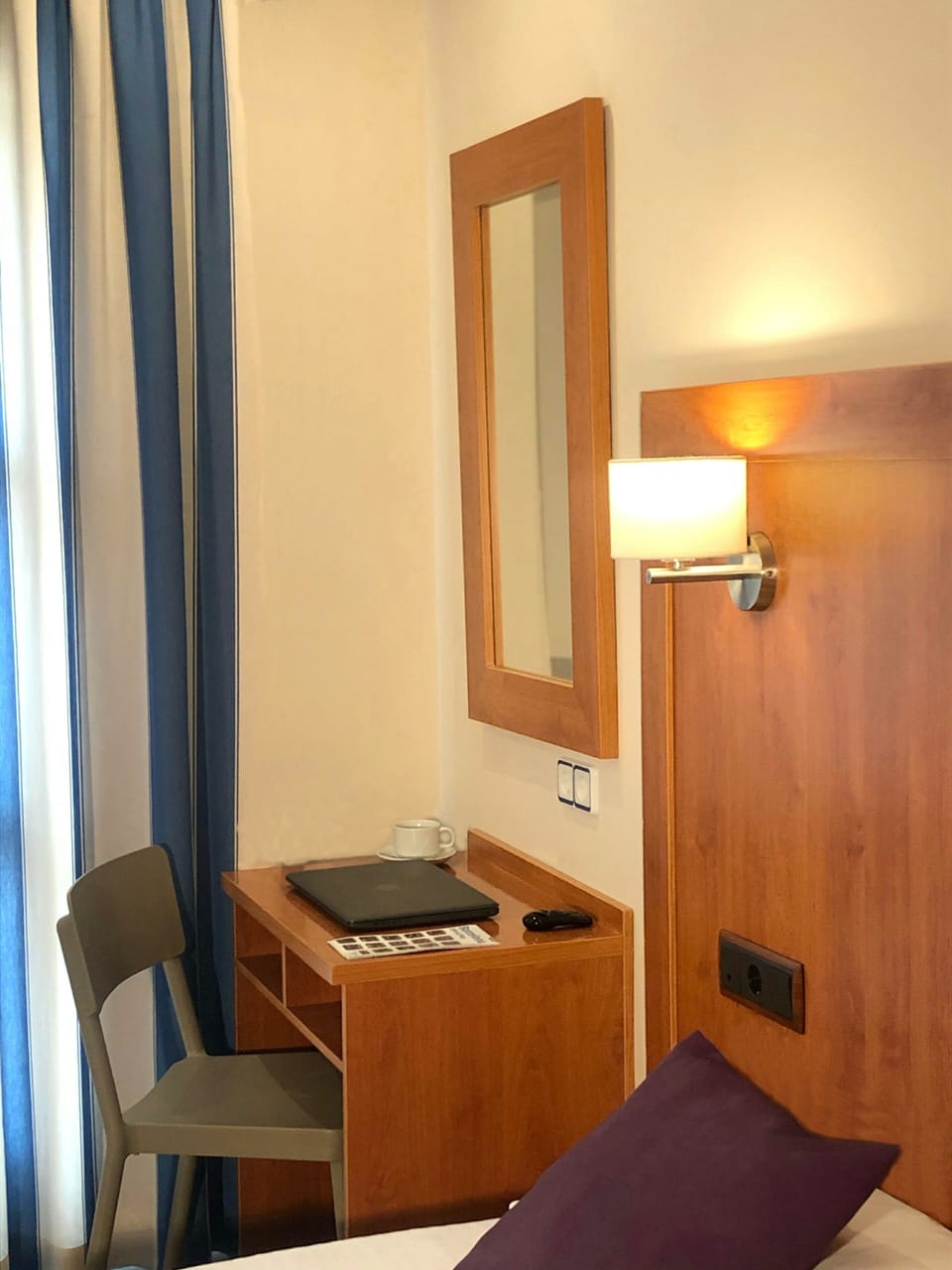 Standard Double Room, 2 Twin Beds | Minibar, in-room safe, blackout drapes, soundproofing