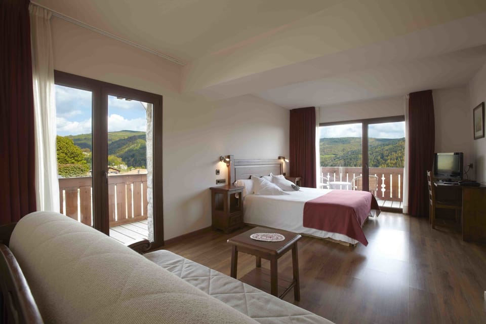 Superior Double Room | Premium bedding, in-room safe, desk, blackout drapes