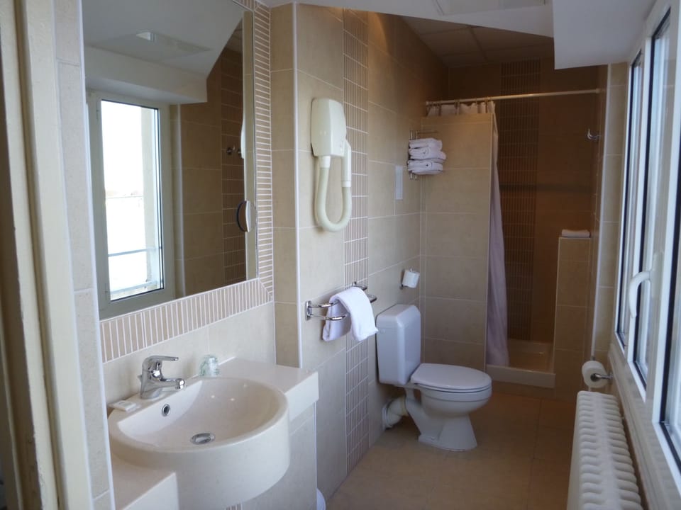 Superior Double Room, Rhone view | Bathroom | Combined shower/tub, free toiletries, hair dryer, towels