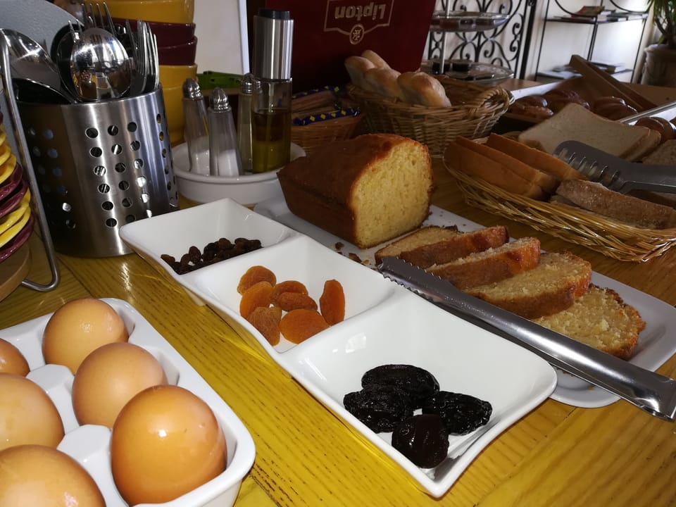 Daily buffet breakfast for a fee