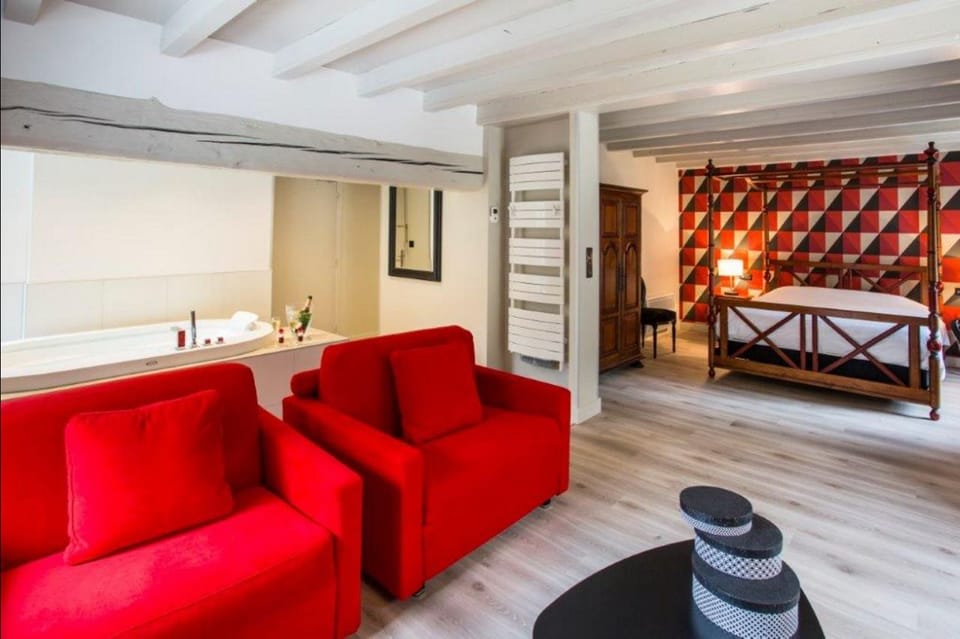 Junior Suite, Jetted Tub (Privilege ) | Living room | Flat-screen TV