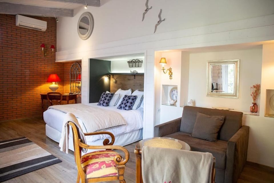 Junior Suite | Minibar, in-room safe, desk, soundproofing