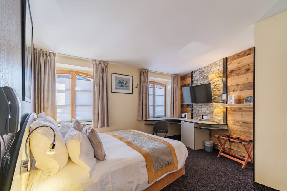 Premium bedding, minibar, in-room safe, blackout drapes