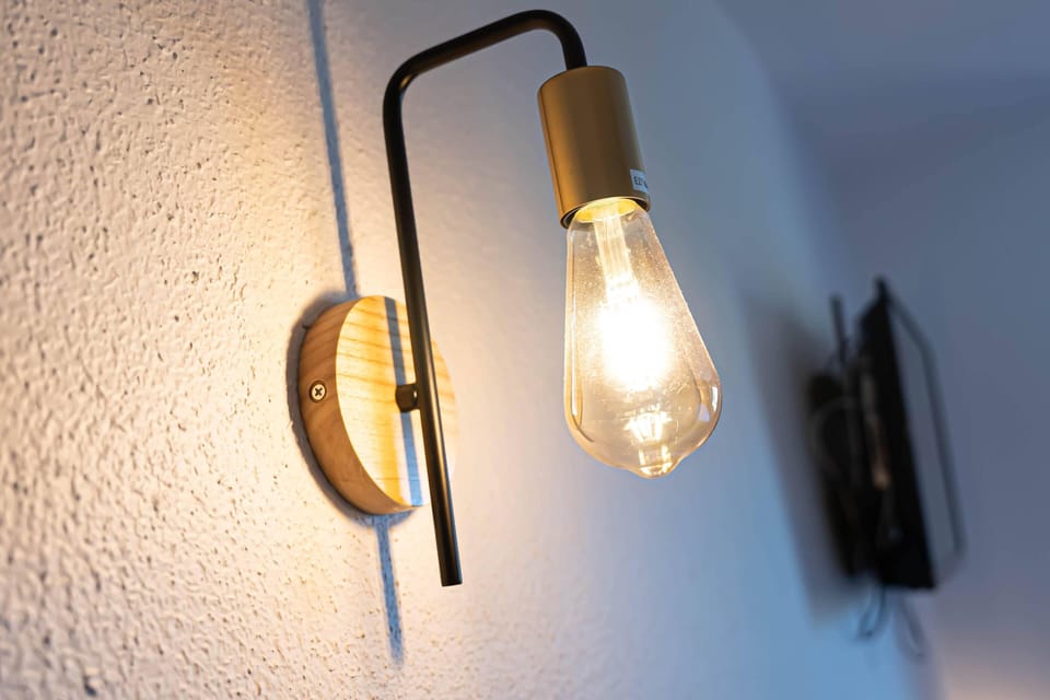 Desk, laptop workspace, soundproofing, free WiFi