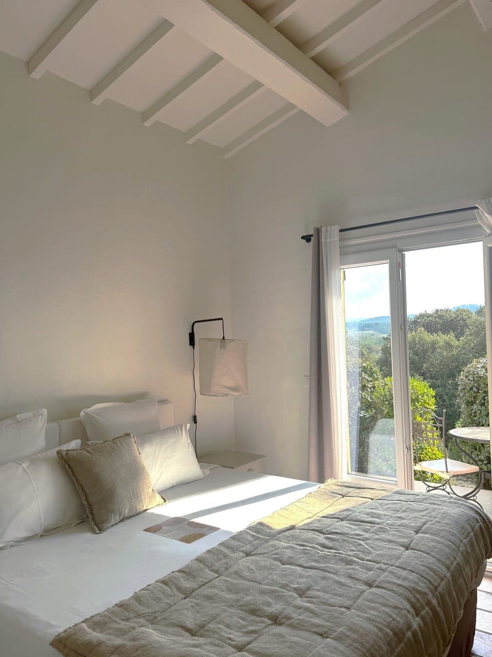 Superior Double Room | 1 bedroom, premium bedding, minibar, in-room safe