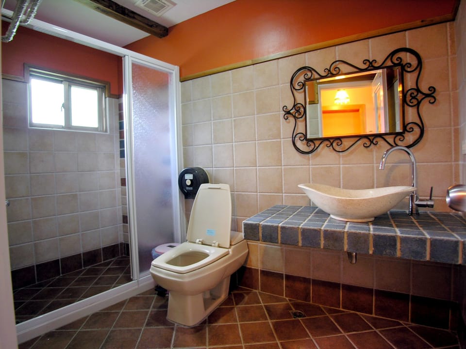 Comfort Quadruple Room | Bathroom shower