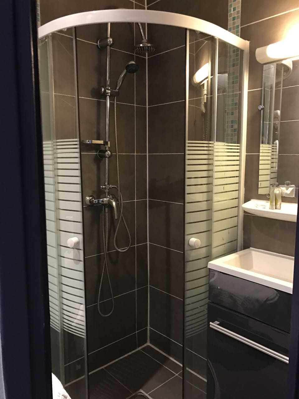 Double Room | Bathroom | Shower, hair dryer, towels