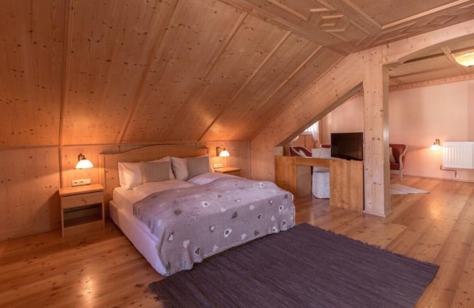 Hypo-allergenic bedding, pillowtop beds, individually furnished