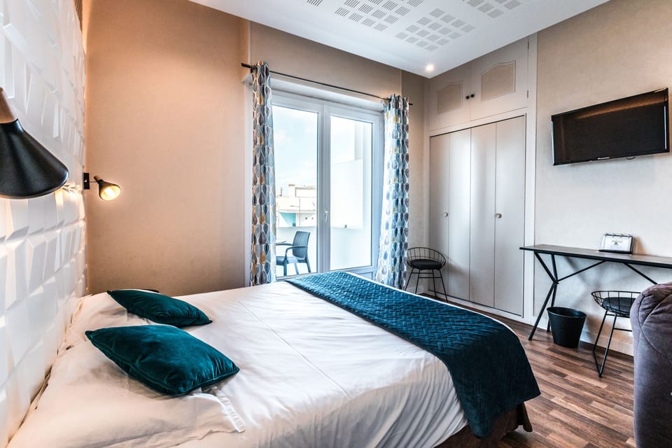 Comfort Double or Twin Room, terrace or balcony sea view | In-room safe, desk, iron/ironing board, free WiFi