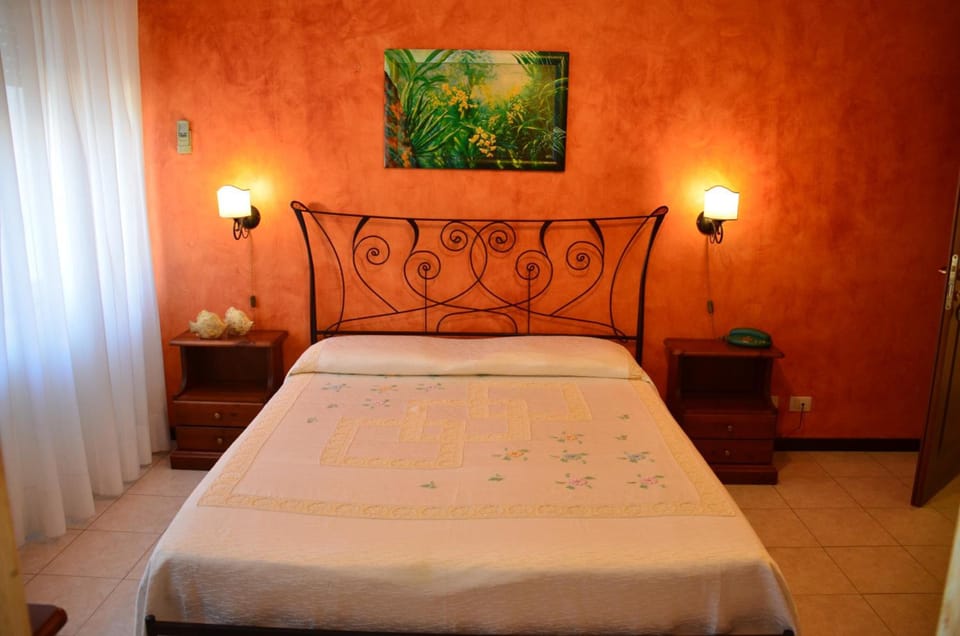 In-room safe, cribs (free), WiFi (free)