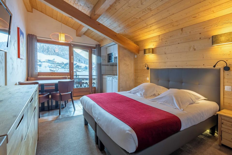Family Suite, 1 Bedroom, Kitchenette, Mountain View | Premium bedding, desk, blackout drapes, soundproofing